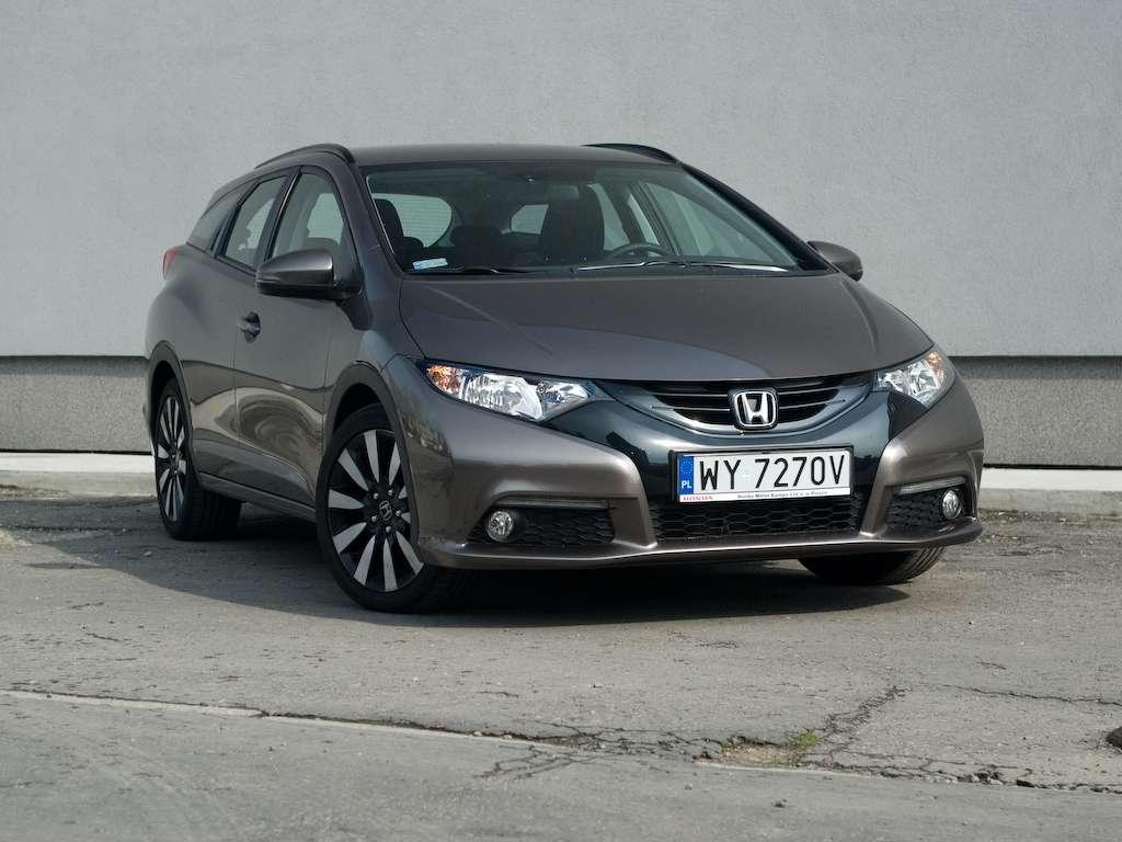 Honda Civic Tourer kombi dla młodych duchem • AutoCentrum.pl