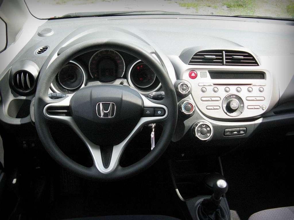 Honda Jazz - Małe Też Może? • Autocentrum.pl