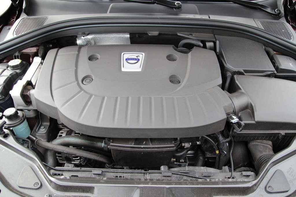 Volvo XC60 D5 AWD na każdą okazję • AutoCentrum.pl