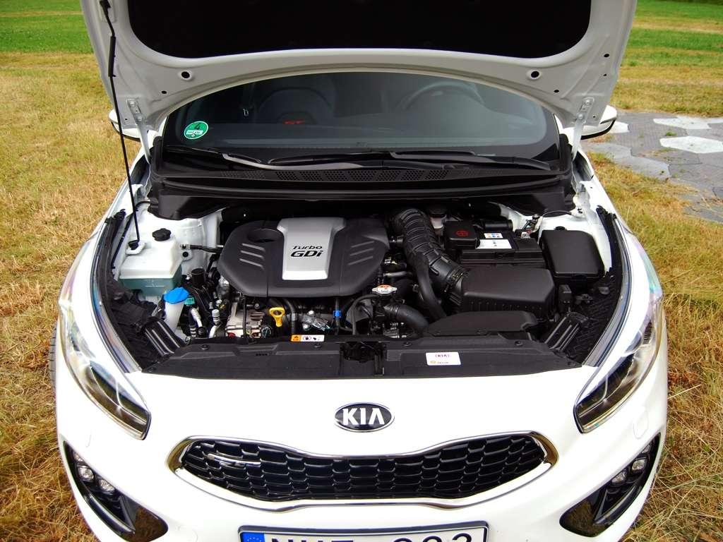 Kia Cee'd GT hot hatch pełen rozsądku • AutoCentrum.pl
