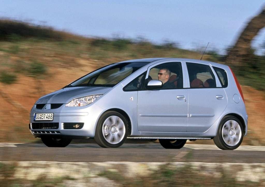 Mitsubishi colt 2004 года