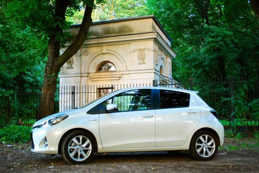 Toyota Yaris Hybrid - Recepta Na Drogie Paliwo • Autocentrum.pl