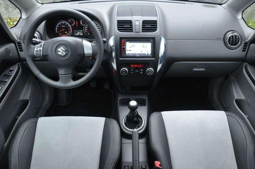 Suzuki SX4 Explore więcej za mniej • AutoCentrum.pl