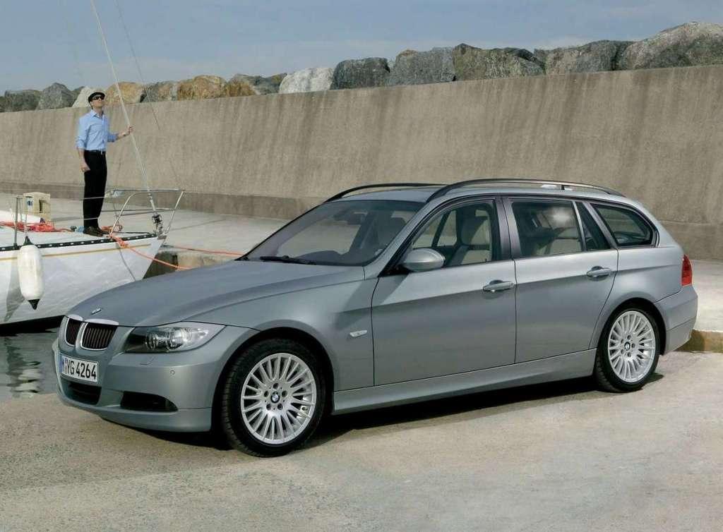 Nowy Ford Focus kombi vs używane BMW serii 3 Touring