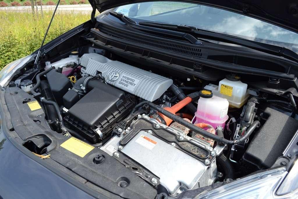 Toyota Prius HSD hybryda uniwersalna • AutoCentrum.pl