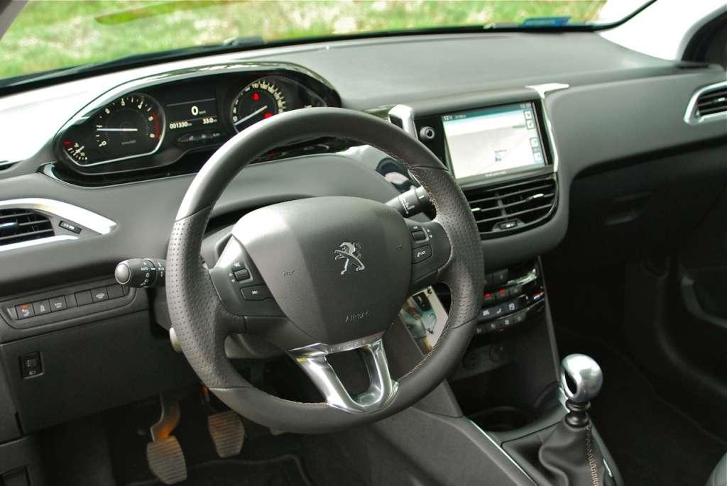 Peugeot 208 wiele powodów do radości • AutoCentrum.pl