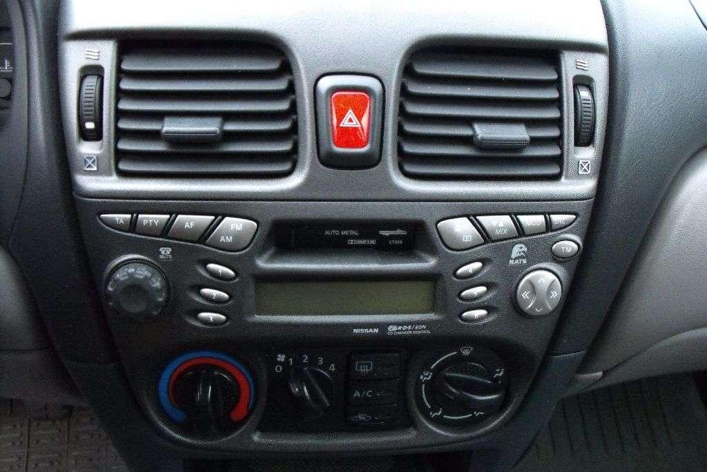 Z drobnymi problemami Nissan Almera N16 (20002006