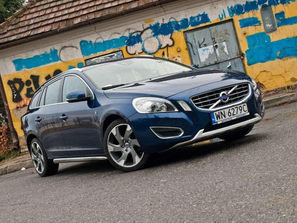 Kombi z klasą Volvo V60 • AutoCentrum.pl