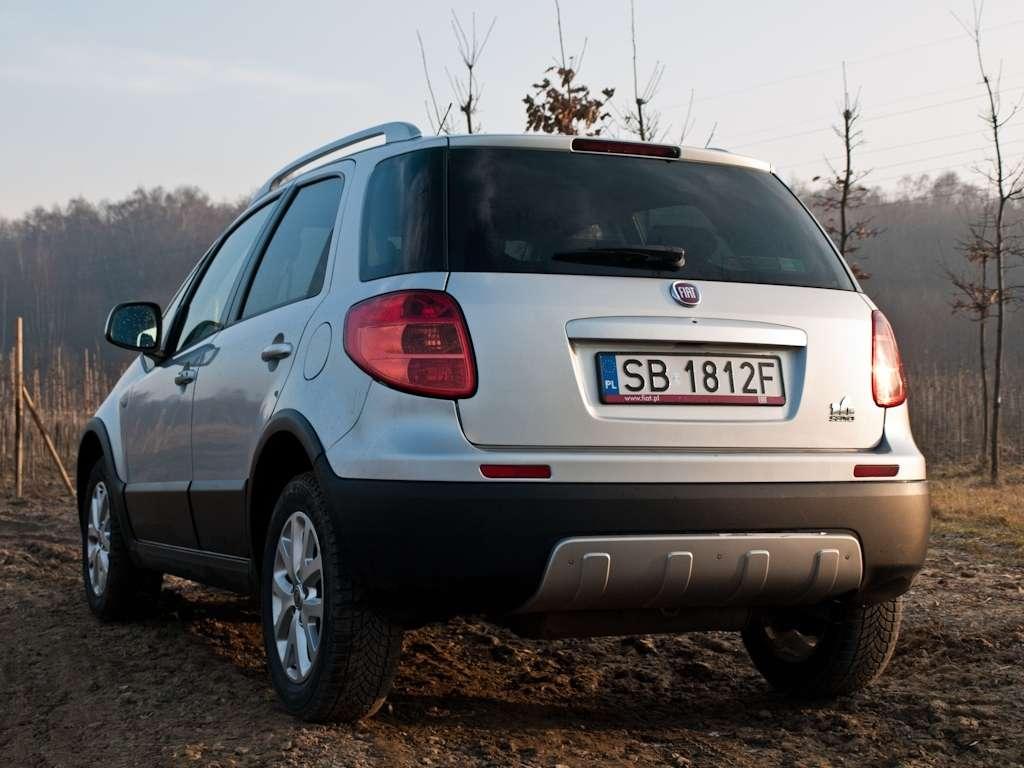 Dzielny osiołek Fiat Sedici • AutoCentrum.pl