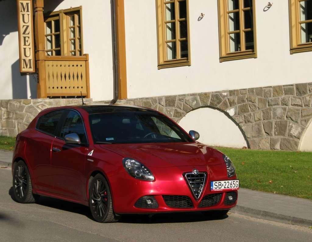 Alfa Romeo Giulietta Quadrifoglio Verde Koniczynka na szybko