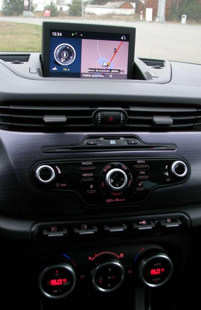 Alfa Romeo Giulietta Quadrifoglio Verde Koniczynka na szybko