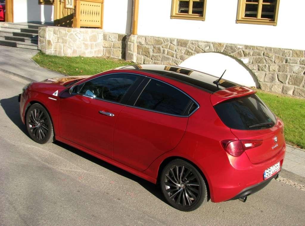 Alfa Romeo Giulietta Quadrifoglio Verde Koniczynka na szybko