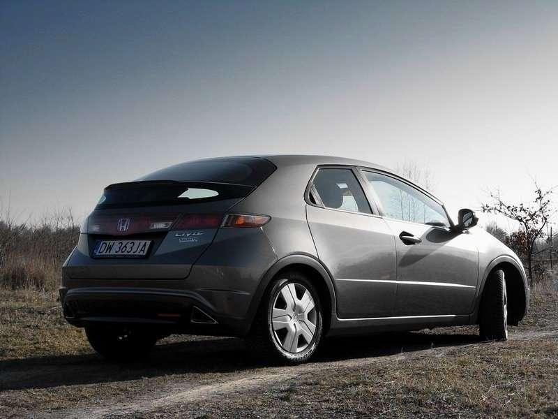 Honda Civic VIII powrót do przyszłości • AutoCentrum.pl