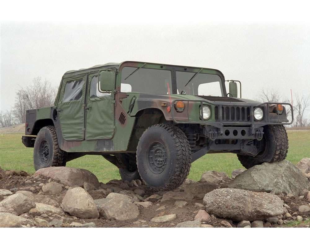 Hummer H1 - z poligonu do cywila • AutoCentrum.pl