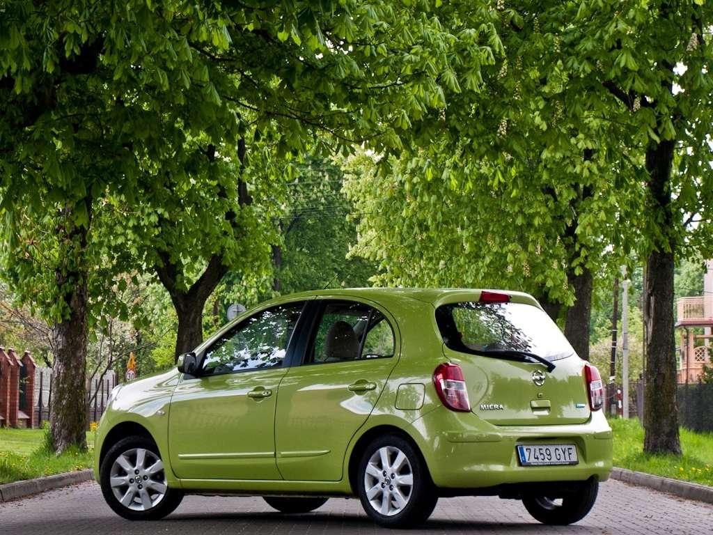 zielony-szaraczek-nissan-micra-autocentrum-pl