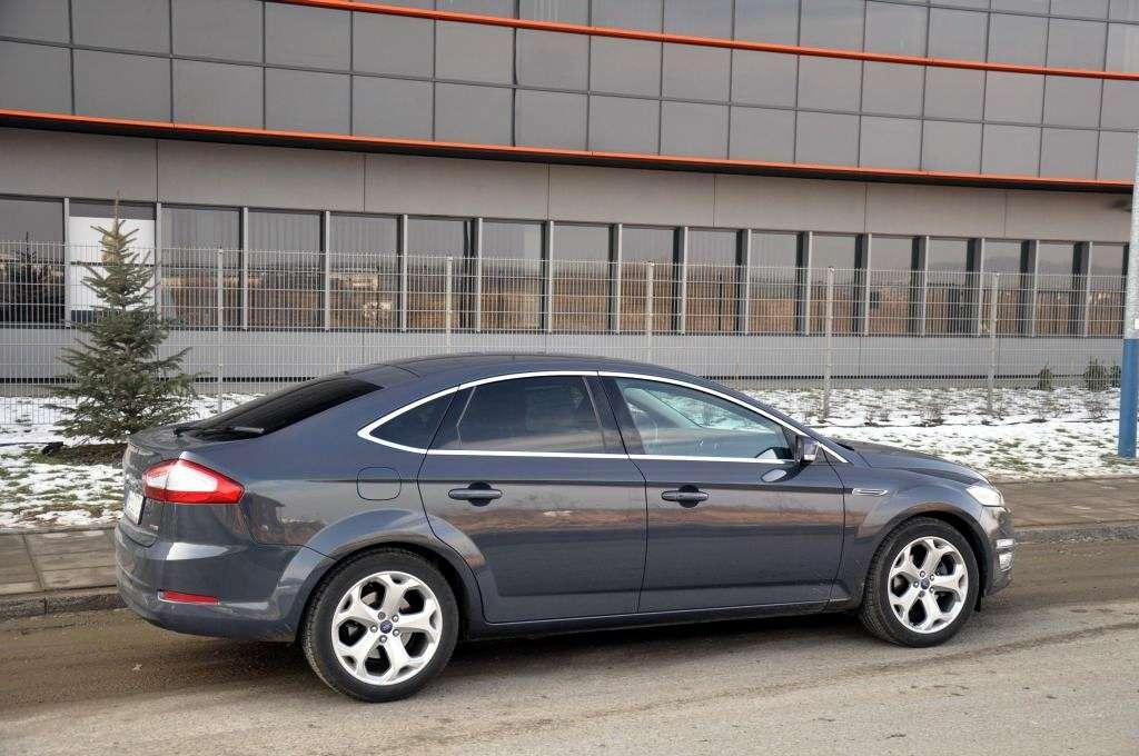 Ford Mondeo zmieszany, nie wstrząśnięty • AutoCentrum.pl