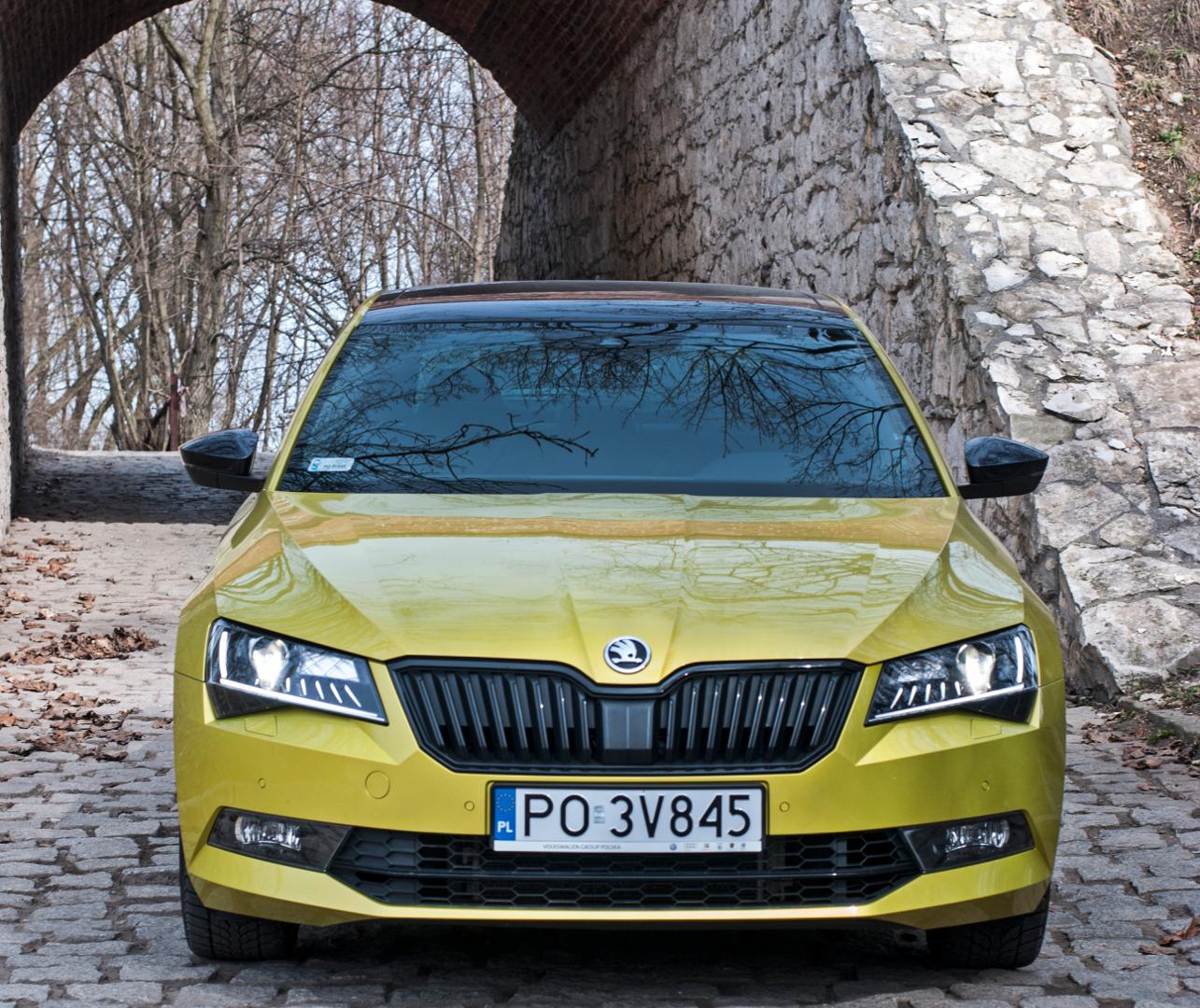 Skoda Superb 2 0 Tsi Smok Na Zewnatrz I Pod Maska Autocentrum Pl