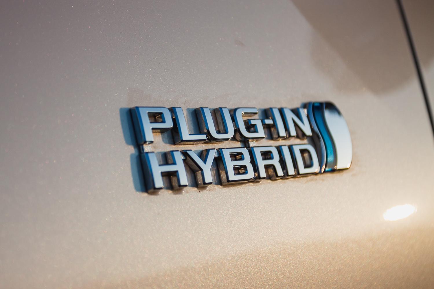 Toyota Prius PHV czy hybryda nadaje się na długie trasy