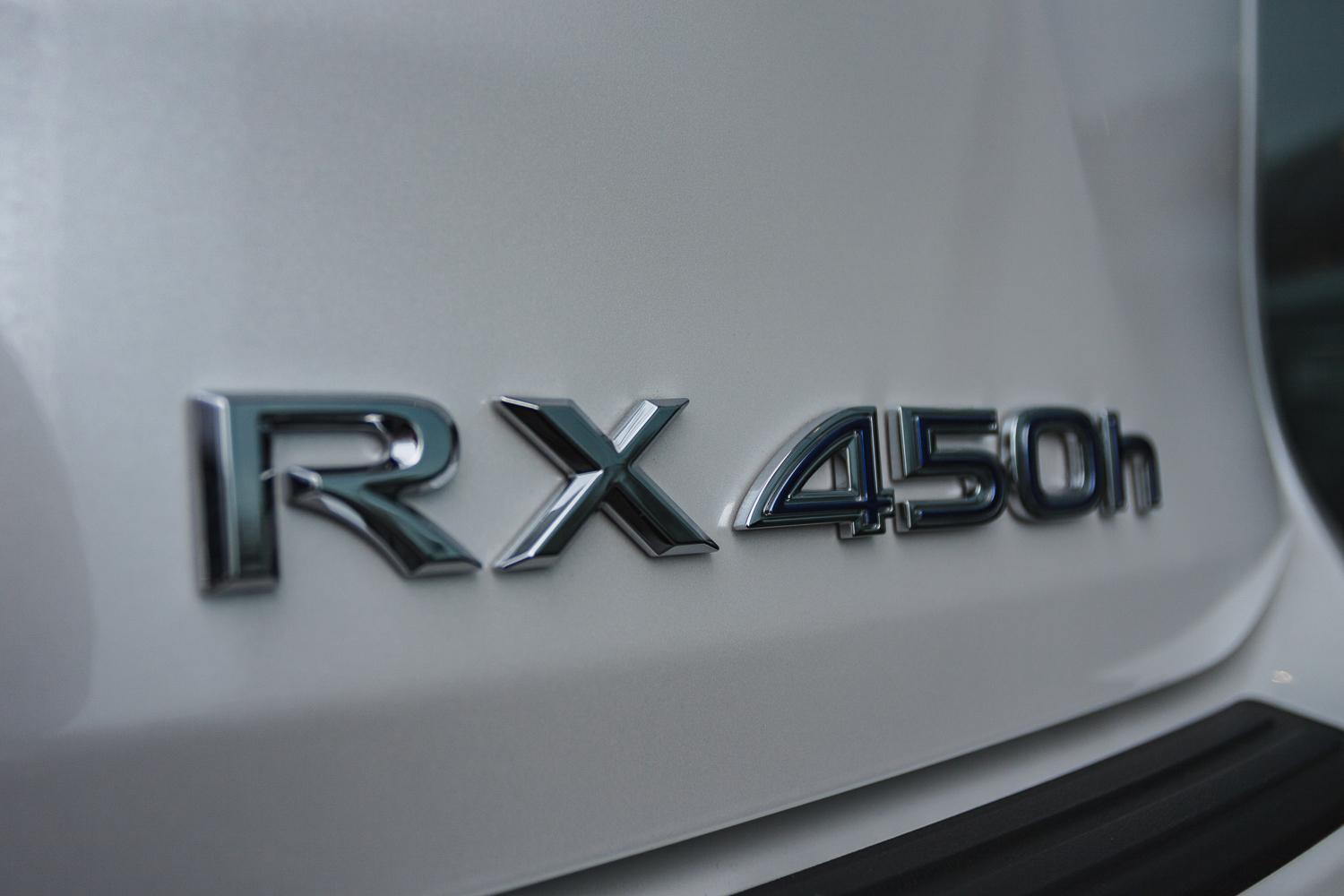 Lexus RX 200t kontra RX 450h benzyna lepsza od hybrydy