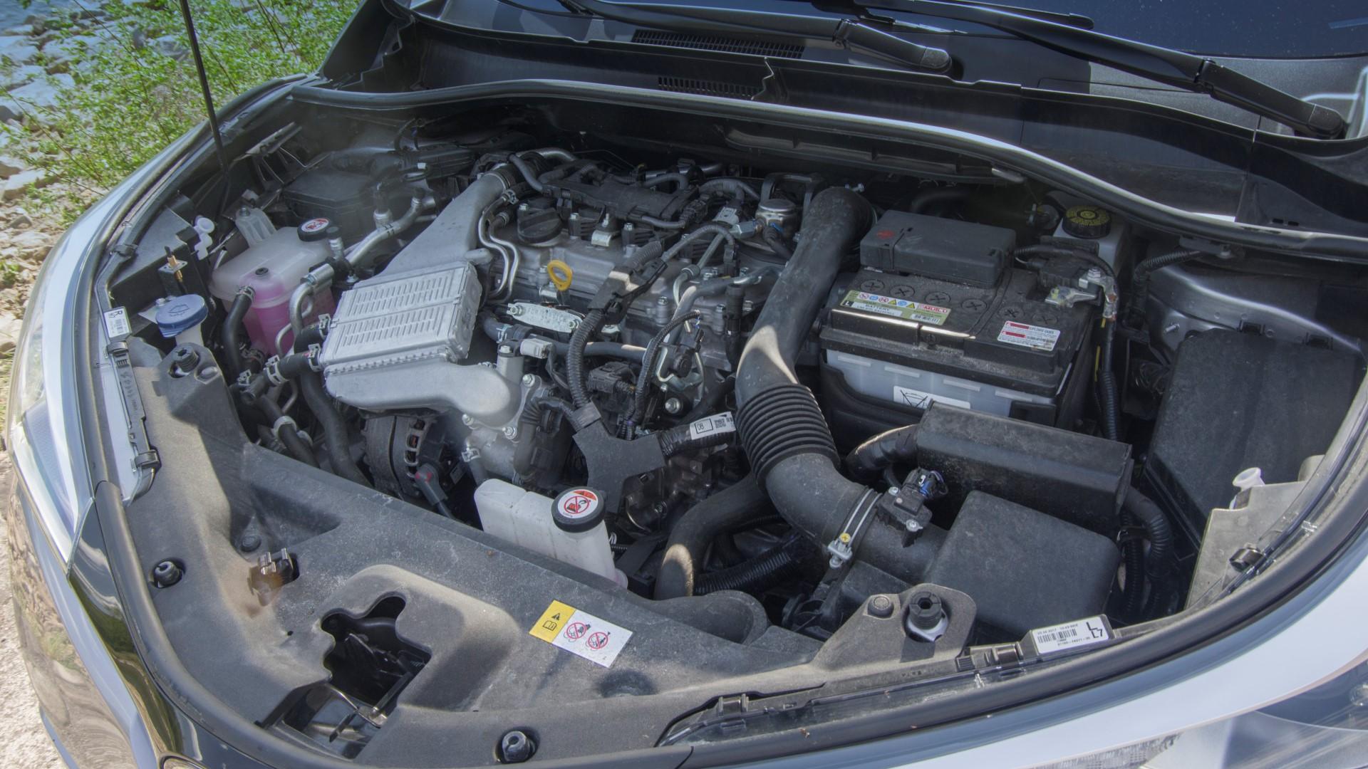 Toyota CHR czy wersja benzynowa ma sens? • AutoCentrum.pl