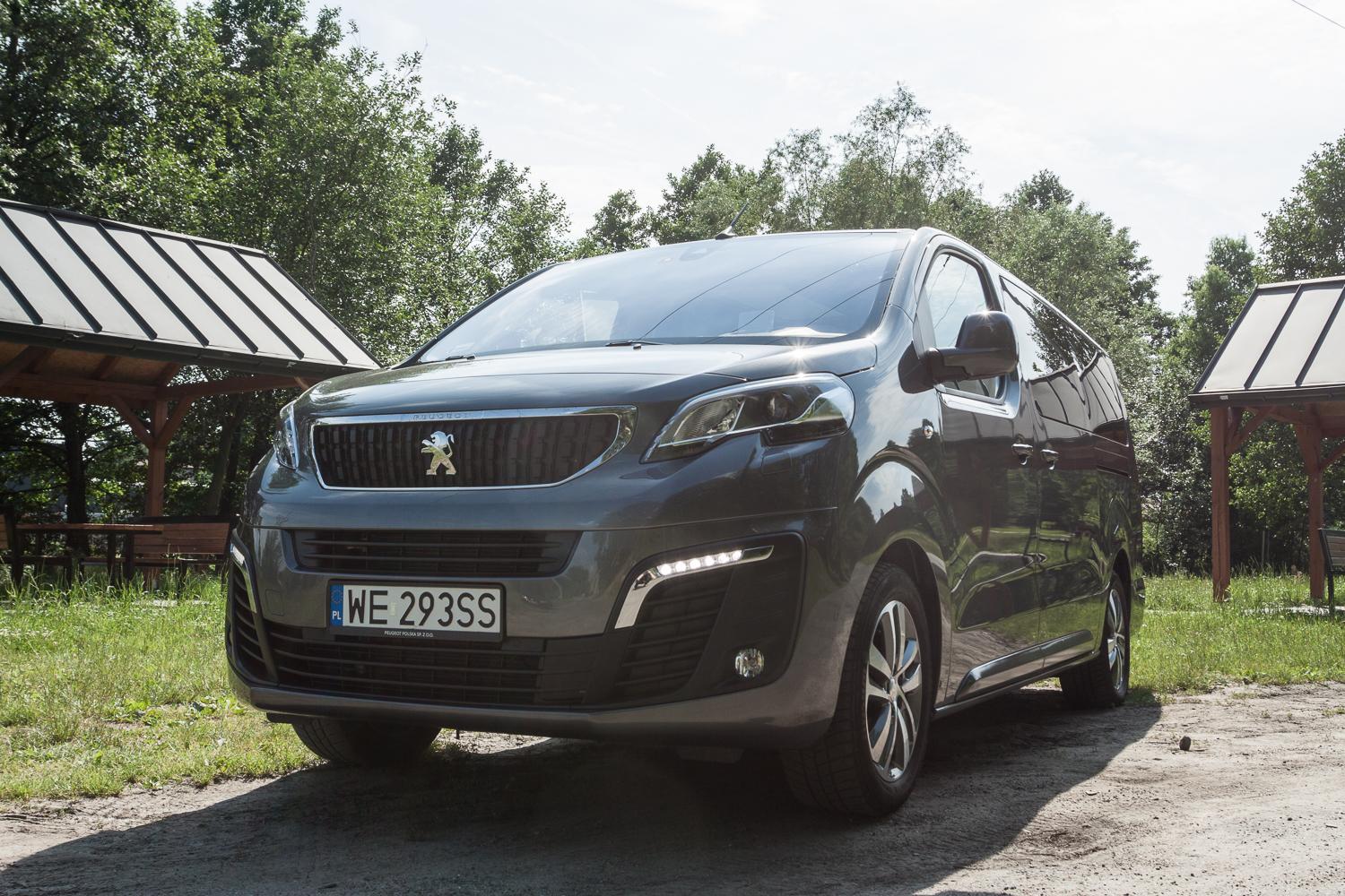 Rodzinny samochód dla VIP-ów – Peugeot Traveller Business VIP Long ...