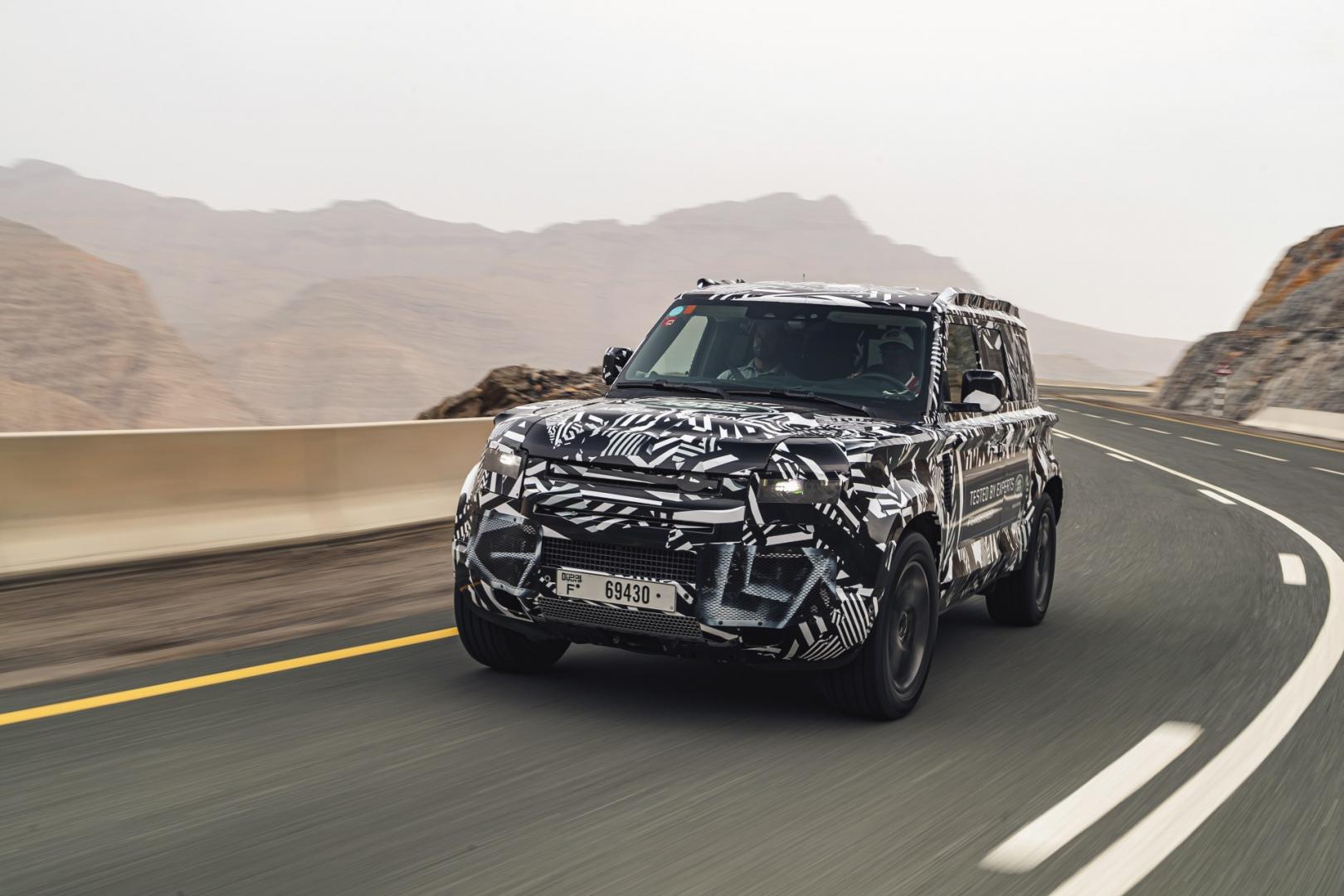 Czy nowy Land Rover Defender z godnością zastąpi kultowego