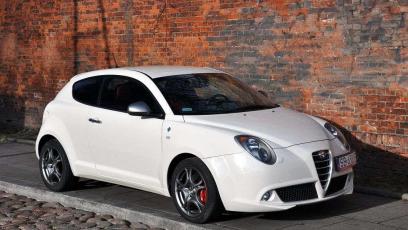 Dominująca kobieta poszukiwana - Alfa Romeo MiTo