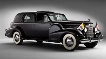 27.10.1937 | Cadillac pokazuje światu nowy model V16 