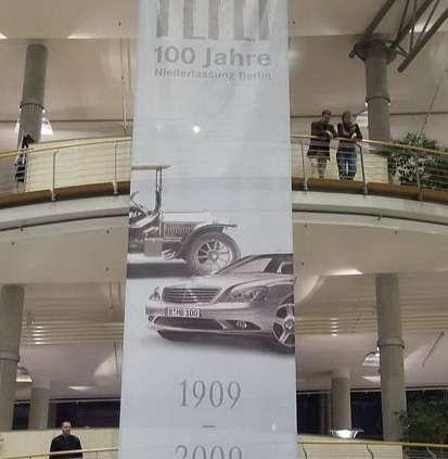 100 lat sprzedaży Mercedesa w Berlinie