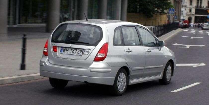 Czy Warto Kupić: Używane Suzuki Liana (Od 2001 Do 2007) • Autocentrum.pl