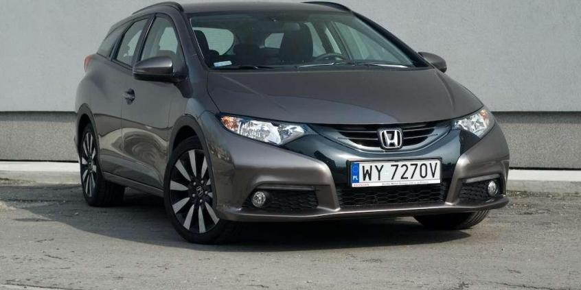 Honda Civic Tourer kombi dla młodych duchem • AutoCentrum.pl