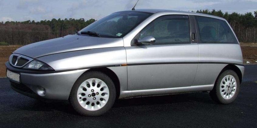 Ekskluzywna wersja Punto - Lancia Y (1995-2003)