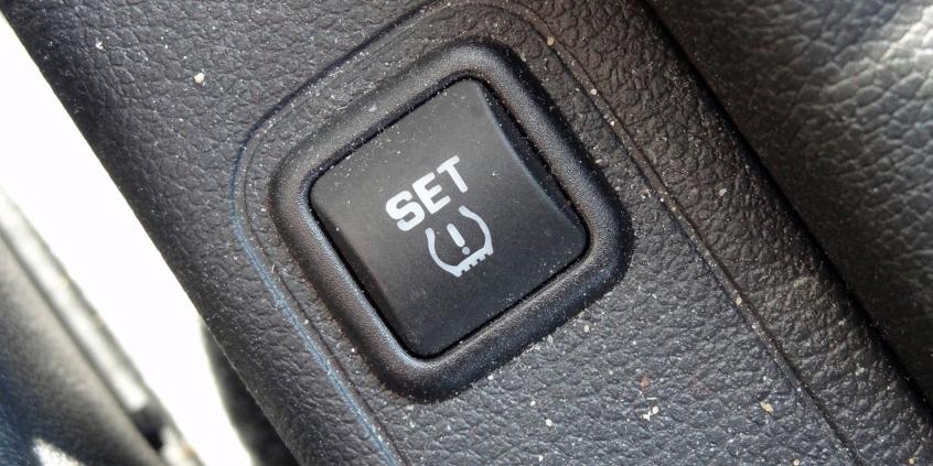 Wymiana opon z czujnikami TPMS – dlaczego może być droższa?