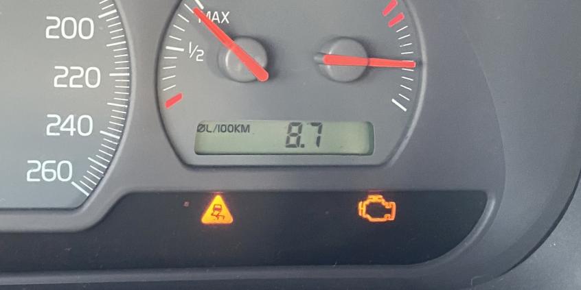 Kontrolka check engine w parze z EPC lub ESP – o co w tym chodzi?