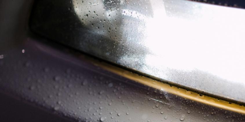 Polerowanie lamp domowym sposobem: Poradnik krok po kroku. Czy to trwałe rozwiązanie?