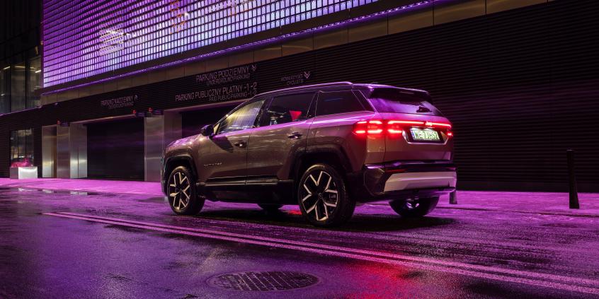 Amerykańska legenda w europejskim wydaniu. Nowy Jeep Compass wjeżdża do salonów z atrakcyjną ceną
