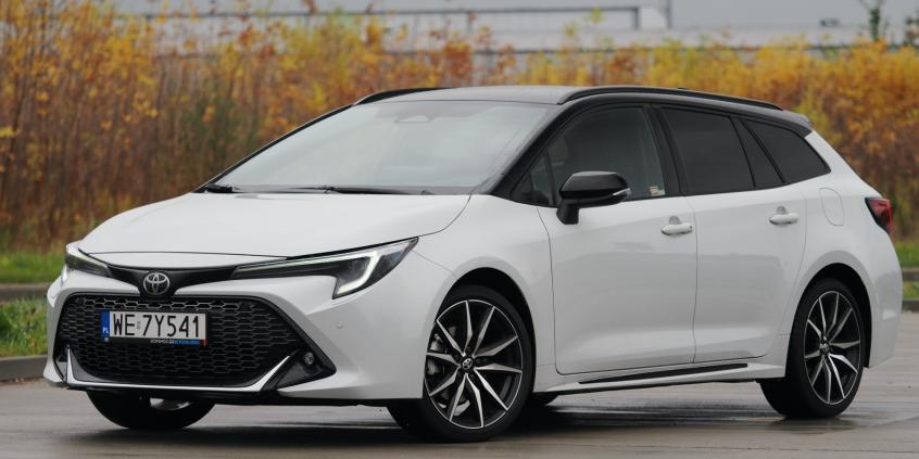 Toyota Corolla 2026: 1.8 Hybrid vs 2.0 Hybrid - czy dopłata do mocniejszego napędu zwraca się przy odsprzedaży?