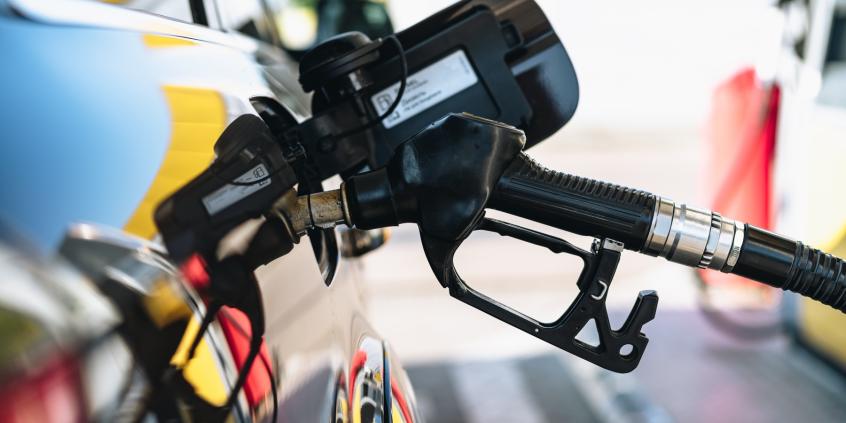 Polak szuka oszczędności gdy paliwo drożeje