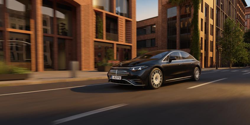 Mercedes EQS 2026 debiutuje jako pogromca zasięgu. 926 km na jednym ładowaniu i rekordowa wydajność, która zawstydza rywali