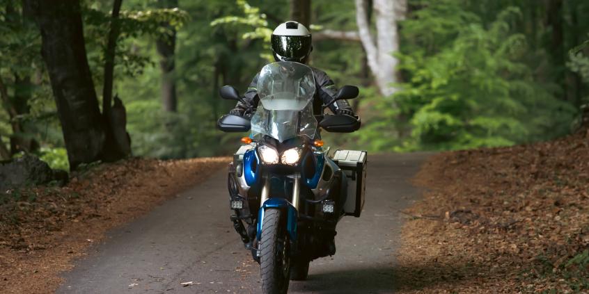 Premiery A2 w Polsce. BMW F 450 GS oraz Triumph Trident 660 i 800. Który wybrać?