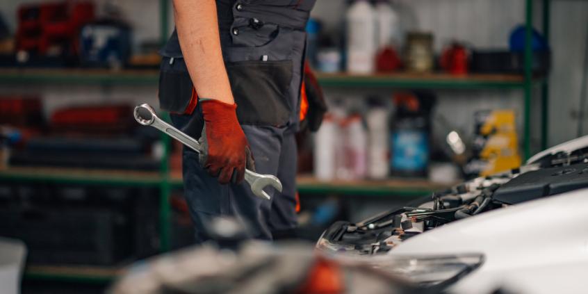 Jakie naprawy samochodowe lepiej zostawić specjalistom?