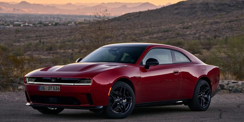 Legendarny muscle car oficjalnie wjeżdża do Europy! Oto Dodge Charger w wersji Sixpack i Daytona