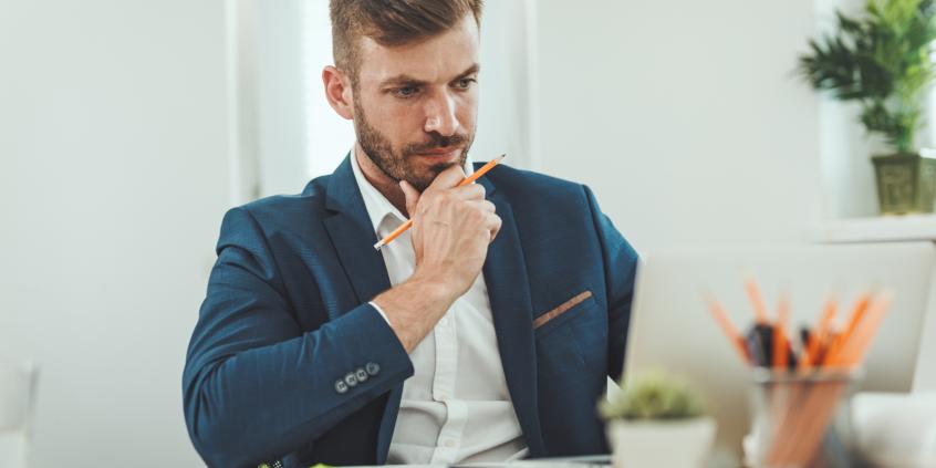 Wynajem długoterminowy aut dla firm — kiedy bardziej się opłaca niż leasing?