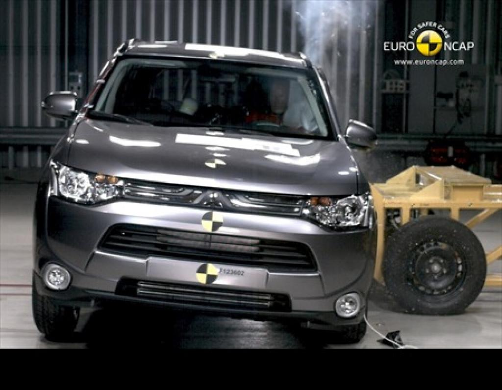 Test zderzeniowy Mitsubishi Outlander 2.2 diesel 'Intense