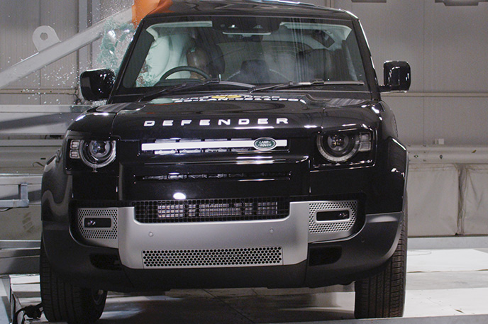 Test Zderzeniowy Land Rover Defender 110 2.0 Diesel Se, Rhd 2020 • Autocentrum.pl