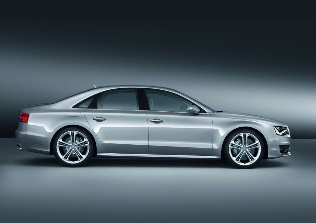 Ауди s8 2012