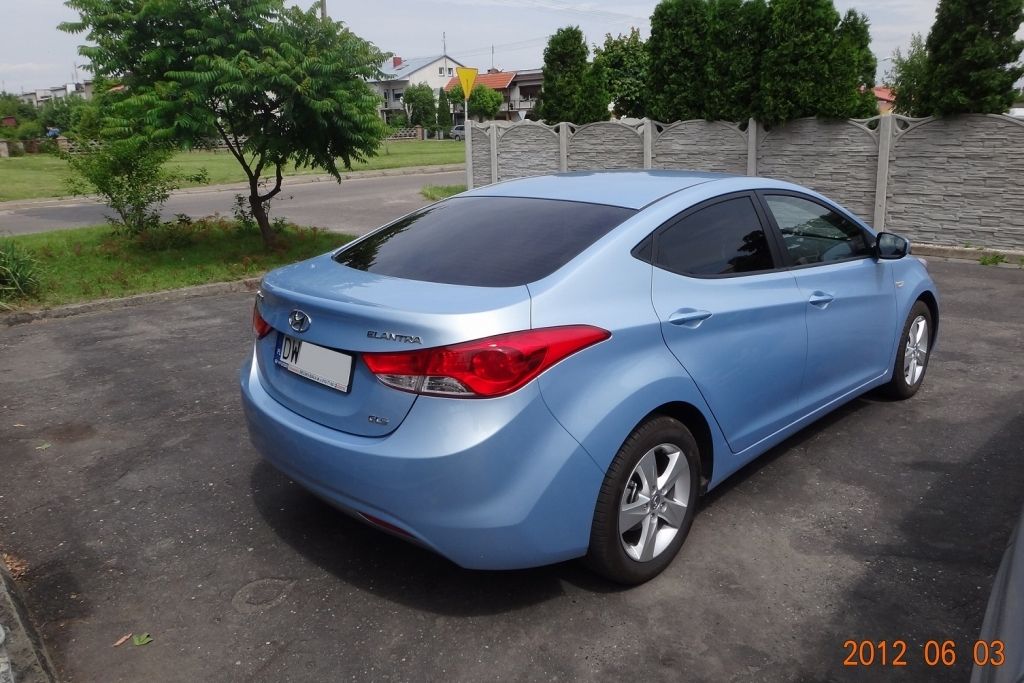 Hyundai elantra v