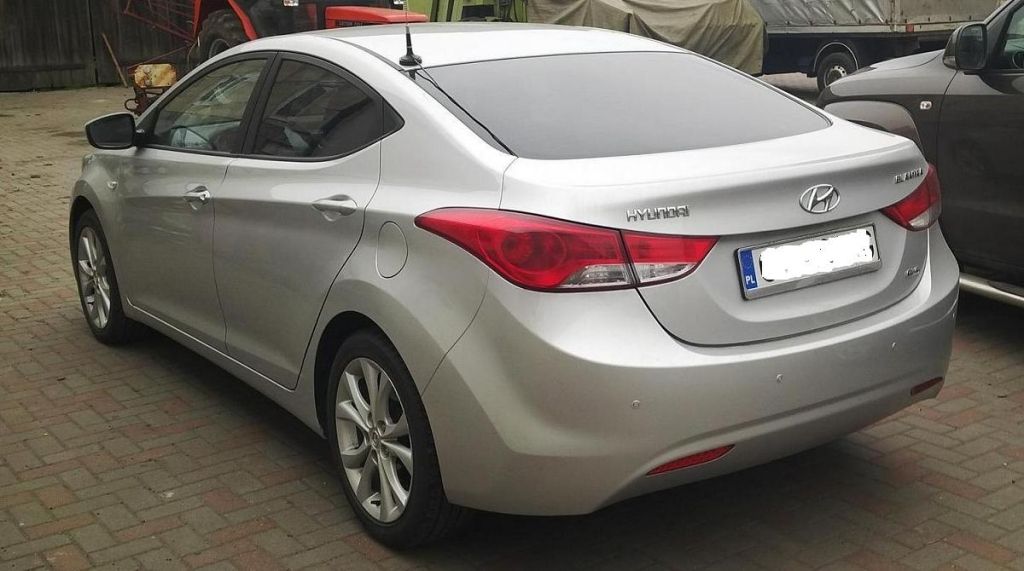 Hyundai elantra v