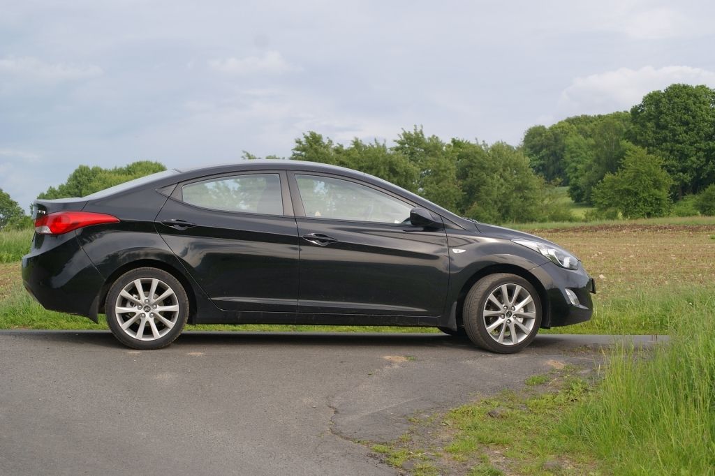 Hyundai elantra v
