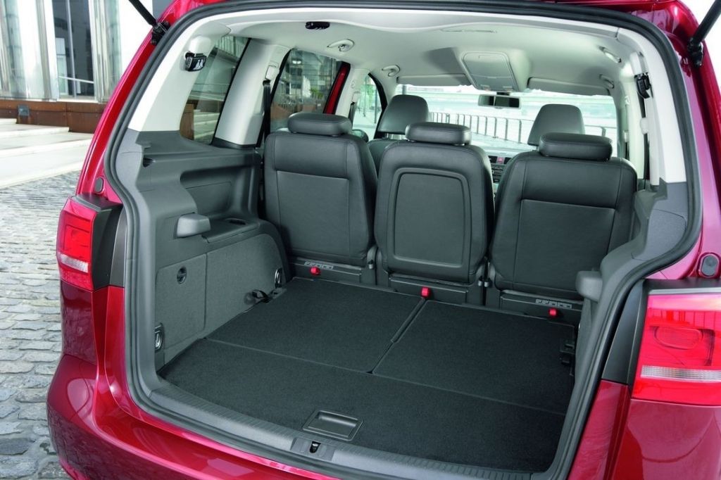 MOTOS Tappetini Auto In Velluto Serie Carbon – Per Volkswagen Touran II (dal 2015, 7 Posti) – Rosso, Premium - 2